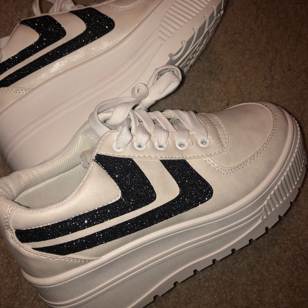 DollsKill White platform!